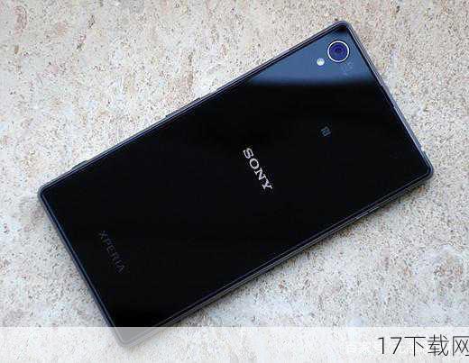 初见Xperia Z1，便被其简约而不失精致的外观设计所吸引，机身采用了一体成型的玻璃与金属框架设计，不仅提升了整体质感，还赋予了手机出色的防水防尘性能（IP58级），让用户在各种环境下都能自由拍摄，无需担心意外损坏，正面一块5英寸的Full HD Triluminos显示屏，色彩饱满，对比度鲜明，为观看照片和视频提供了绝佳的视觉体验。