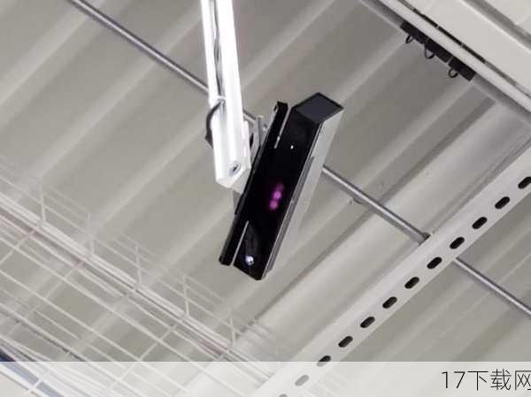 除了强大的硬件配置，Xbox 720还将捆绑全新的Kinect V2体感设备，Kinect V2在图像识别和运动追踪方面有了显著的进步，不仅可以精准捕捉玩家的动作，还能通过更高的分辨率和更快的反应速度来提升游戏的沉浸感，更重要的是，Kinect V2支持最多六人同台畅玩体感游戏，这一功能的引入无疑为体感游戏提供了更为丰富、互动性更强的体验。